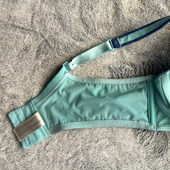 DÉESSE💫 Blue With Lace Lightly Padded Wireless Lightweight Bra - Picture 9 of 13
